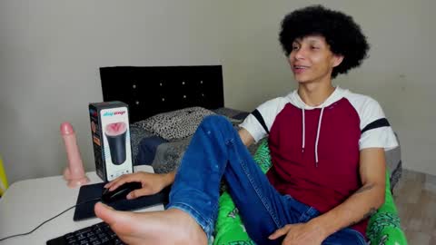 Snapshot of cardrey05 chatting on 17, 9, 2025 Carlos and Cristian online show from 17, 9, 2025