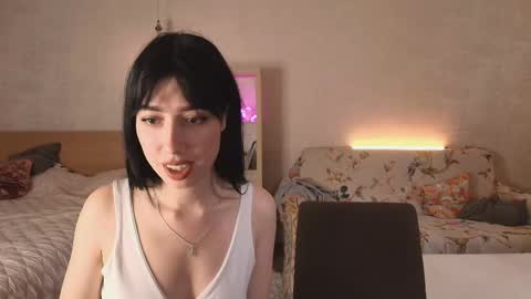 caressyourself online show from 25, 10, 2025