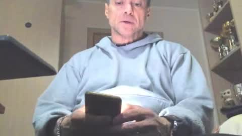 Snapshot of carin_the_body chatting on 30, 4, 2026 Laz online show from 30, 4, 2026