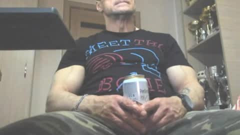 Snapshot of carin_the_body chatting on 8, 5, 2026 Laz online show from 8, 5, 2026