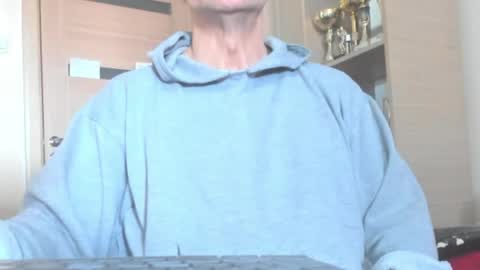 Snapshot of carin_the_body chatting on 22, 5, 2026 Laz online show from 22, 5, 2026