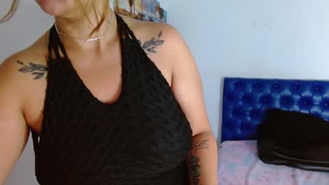 Snapshot of carla_beer chatting on 5, 1, 2025 Carla online show from 5, 1, 2025