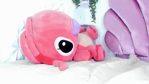 carla_leee online show from 14, 10, 2025