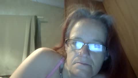 carleeswoman08 online show from 11, 5, 2026