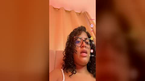 Snapshot of carlymonroee_ chatting on 4, 8, 2026 Littlecarly online show from 4, 8, 2026