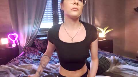 Snapshot of carmen_monroe chatting on 27, 10, 2025 Luci online show from 27, 10, 2025