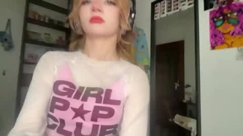 Snapshot of carmenlavelli chatting on 23, 5, 2026 Elina online show from 23, 5, 2026