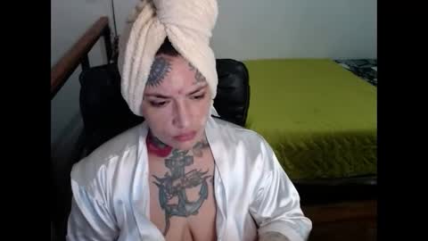 CARMILLA ROSS online show from 16, 1, 2025