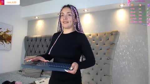 Caro Fisher online show from 17, 12, 2025