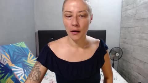 Snapshot of caro_milf_ chatting on 11, 9, 2025 Caro milf online show from 11, 9, 2025