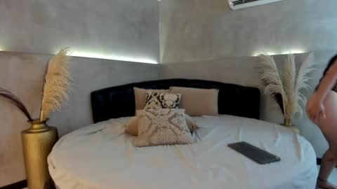 Carolina   online show from 4, 4, 2026