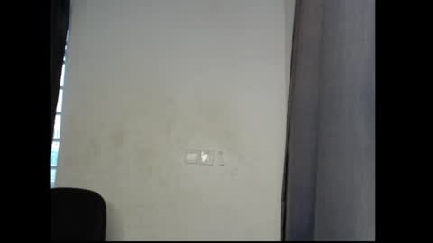 caroline online show from 16, 4, 2026