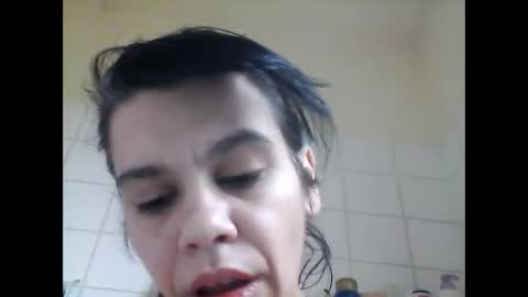 Snapshot of caroisback chatting on 14, 10, 2025 caroisback online show from 14, 10, 2025