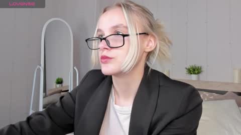 Snapshot of carolin_miller chatting on 23, 9, 2025 Carol online show from 23, 9, 2025