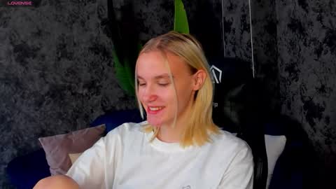 Snapshot of carolin_miller chatting on 13, 10, 2025 Carol online show from 13, 10, 2025