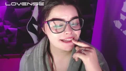 Snapshot of carolina_lee12 chatting on 5, 7, 2026 carolina online show from 5, 7, 2026