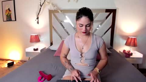 carolina_torres25 online show from 17, 4, 2026