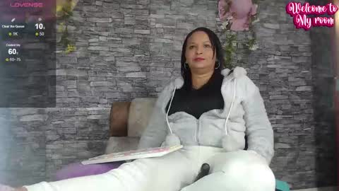 Snapshot of carolinajamess chatting on 24, 1, 2025 Camelia online show from 24, 1, 2025