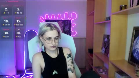 Snapshot of caroline_carterr chatting on 13, 10, 2025 Caroline online show from 13, 10, 2025