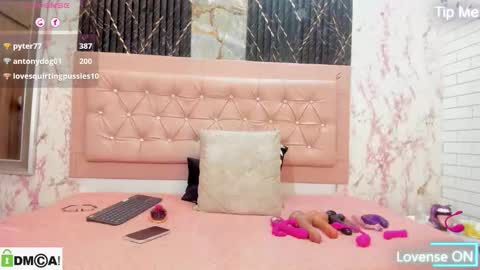 caroline daring online show from 10, 1, 2026