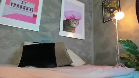  Caroline  online show from 26, 10, 2025