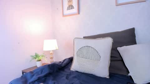  Caroline  online show from 16, 12, 2025