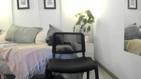  Caroline  online show from 8, 2, 2026