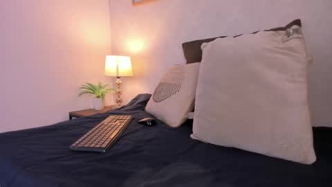 Caroline  online show from 29, 5, 2026