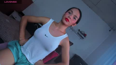 caroline_east online show from 22, 7, 2026