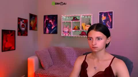 Snapshot of caroline_honeyy chatting on 16, 6, 2026 Caroline online show from 16, 6, 2026