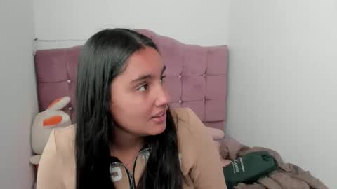 caroline_rodriguez_9 online show from 16, 10, 2025