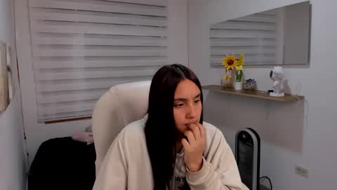 caroline_rodriguez_9 online show from 15, 3, 2026