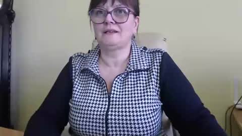 CarolineDream  online show from 11, 3, 2025