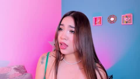 Snapshot of carolineegarcia chatting on 22, 2, 2025 CarolineeGarcia online show from 22, 2, 2025