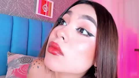 Snapshot of carolineegarcia chatting on 5, 3, 2025 CarolineeGarcia online show from 5, 3, 2025