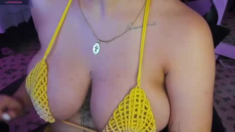 CarolineeGarcia online show from 15, 4, 2026