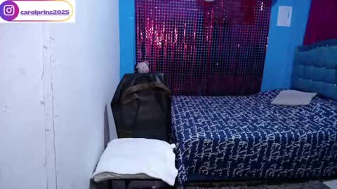 Carolinhe  online show from 10, 4, 2026