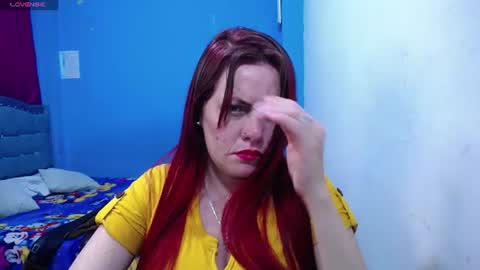 Snapshot of carolinhe_ chatting on 10, 6, 2026 Carolinhe online show from 10, 6, 2026
