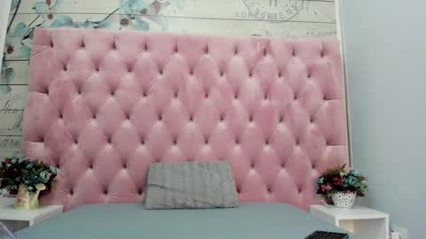 CarollaOxy online show from 4, 3, 2025