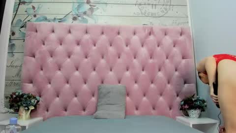 CarollaOxy online show from 7, 3, 2025