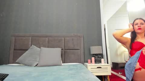 carolynnx online show from 2, 12, 2025