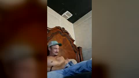 Snapshot of caseyjmcd22 chatting on 6, 8, 2026 okiedadd online show from 6, 8, 2026