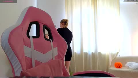 Casey Robbins online show from 30, 10, 2025