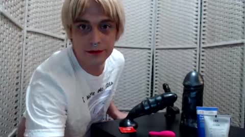 Snapshot of cassidystretch4 chatting on 11, 10, 2025 cassidystretch4 online show from 11, 10, 2025