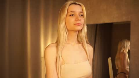 Cassie online show from 26, 2, 2025