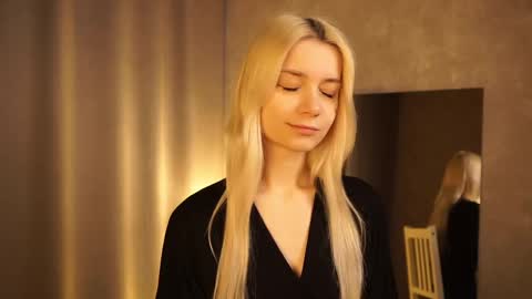 Cassie online show from 4, 3, 2025