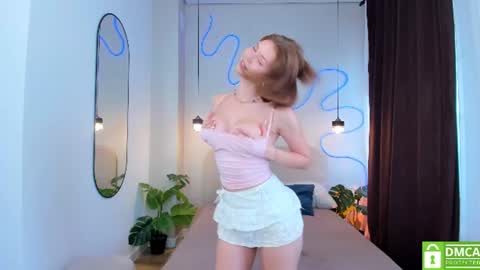 Snapshot of cassie_palmer chatting on 31, 7, 2026 Hello my name is Cassie and my friend Nilo is also here online show from 31, 7, 2026