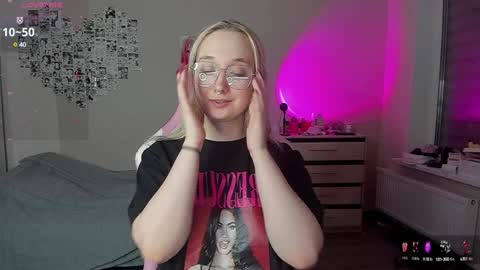 Snapshot of cassie_rosss chatting on 20, 12, 2024 Cassie Rosss online show from 20, 12, 2024