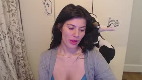 Snapshot of cassiealvarez chatting on 4, 10, 2025 cassiealvarez online show from 4, 10, 2025