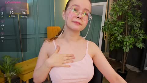 Snapshot of cassiecool chatting on 13, 12, 2024 assie online show from 13, 12, 2024